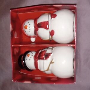St. Nicholas Square Yuletide Handpainted Salt & Pepper Set Christmas Snowman 4"